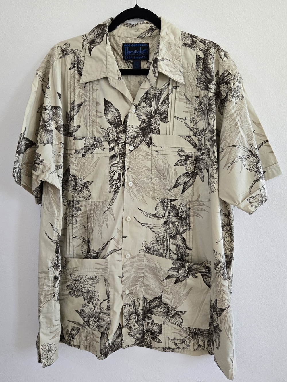 Hawaiiabera Islander Men's Cream and Black Floral Short-Sleeve Button-Up Shirt